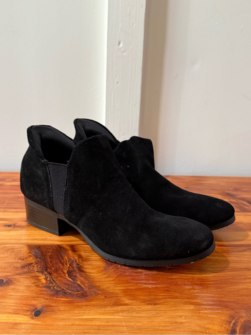 NEW Kenneth Cole Reaction Side Way Black Booties